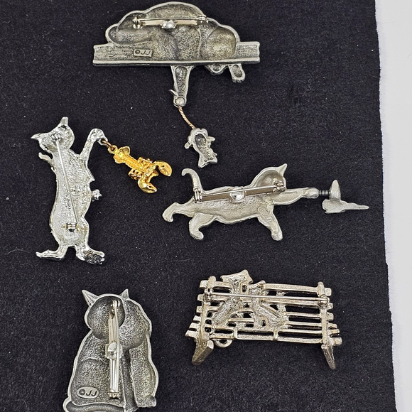 Cat Brooch Set of 5. 3 Are Signed JJ, Rest Unsigned Read Description - Picture 8 of 15